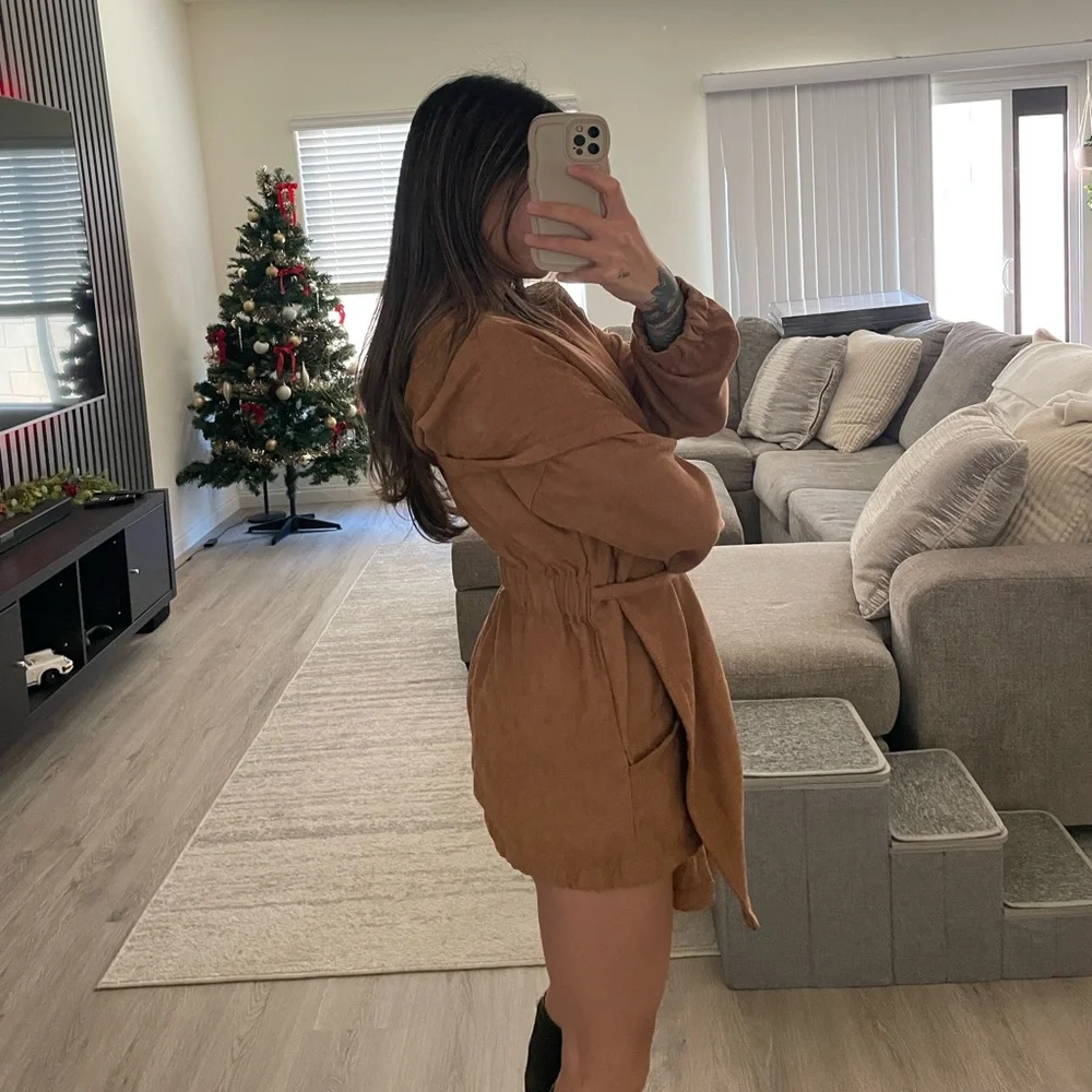 Brown trench coat - Picture 3 of 5